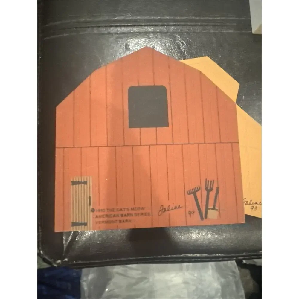 Set of 4 The Cat's Meow Village American Barn Series 1992